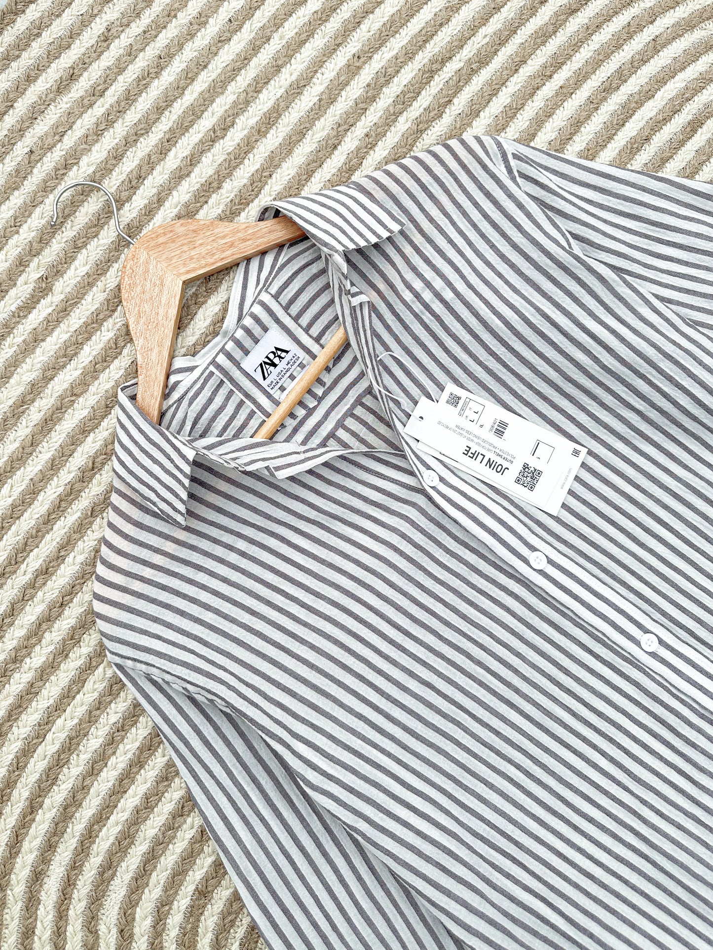 Minimal shirt - Urban Grey and White