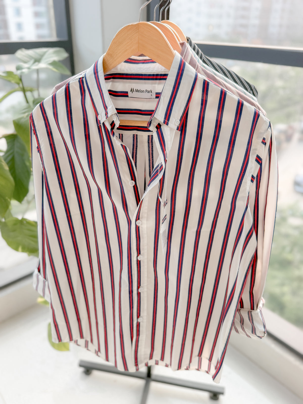 Gentle stripe shirt - White & Navy Ruby
