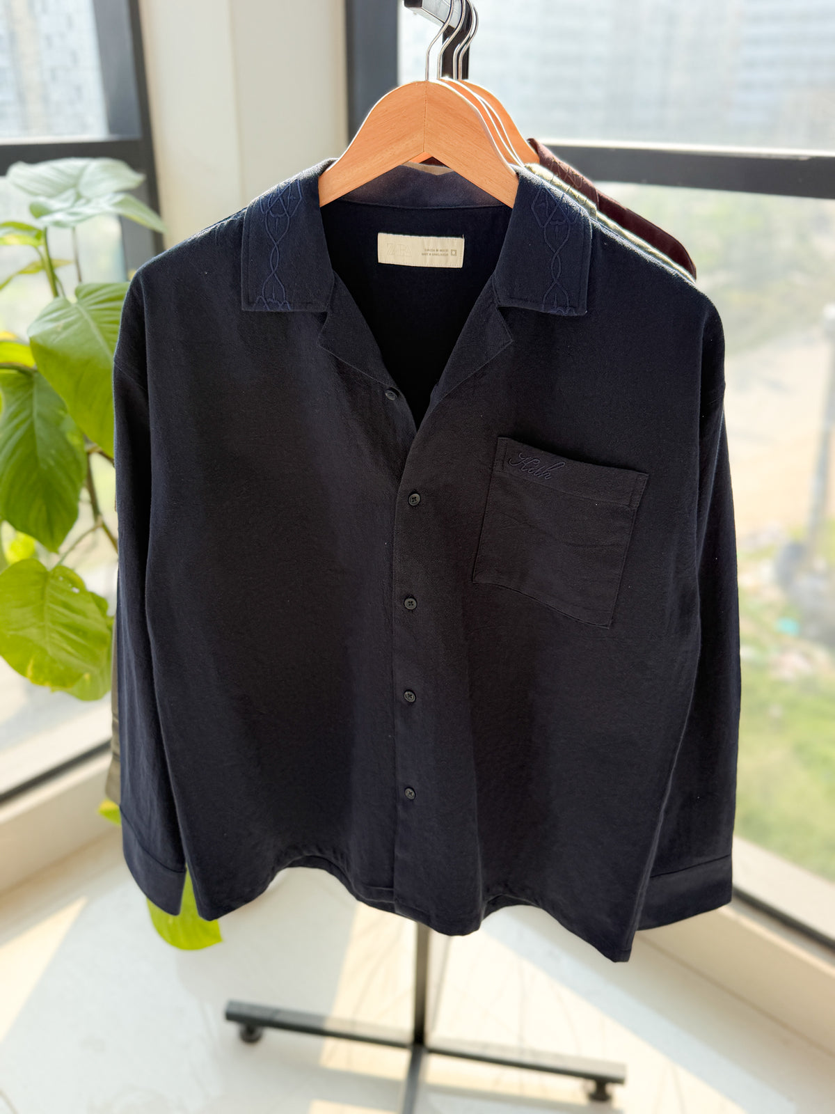 Embroidery Boxy Drop-shoulder shirt - Navy Blue