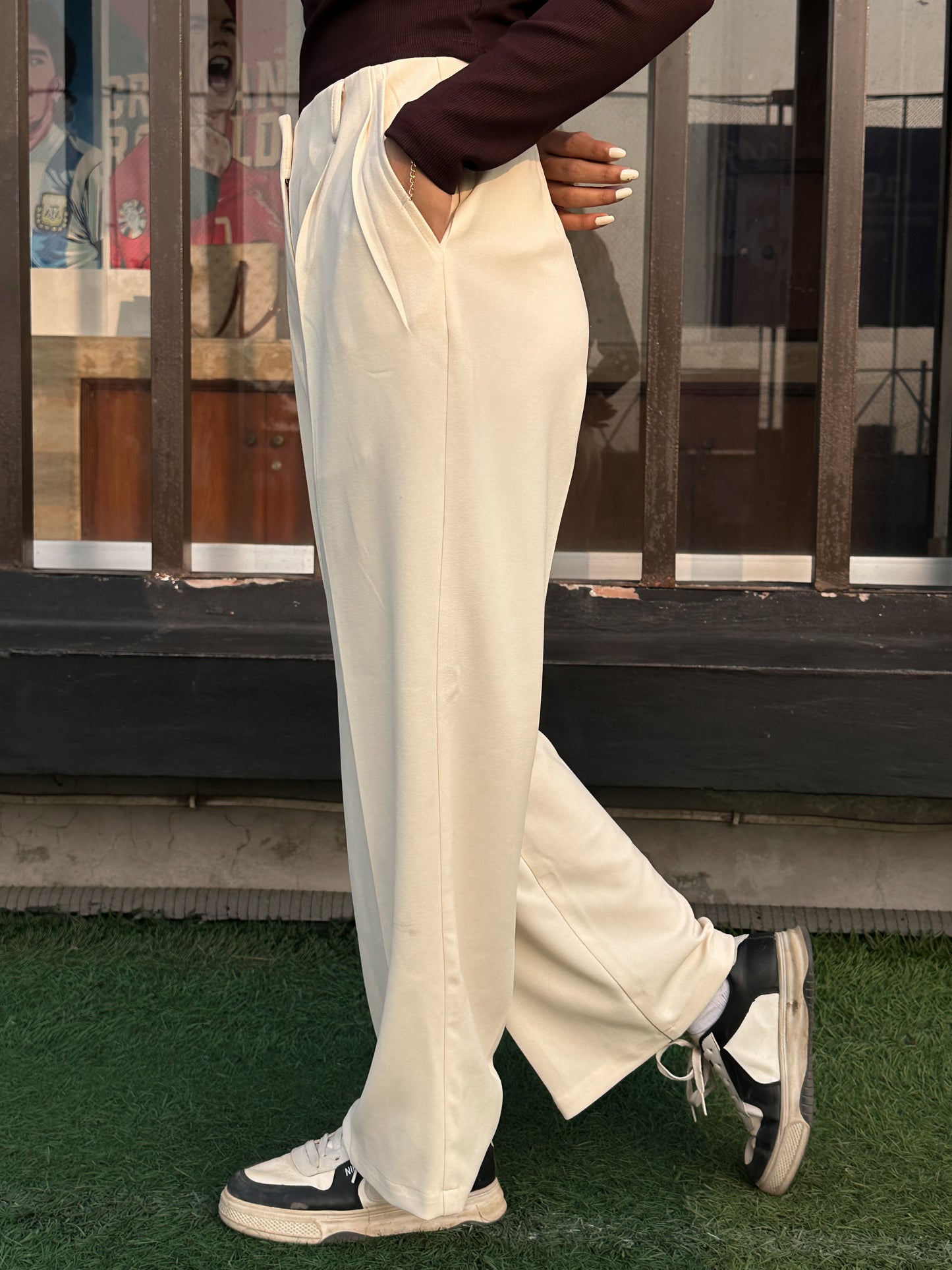 Loose Fitted Off-White Wide Leg Pant