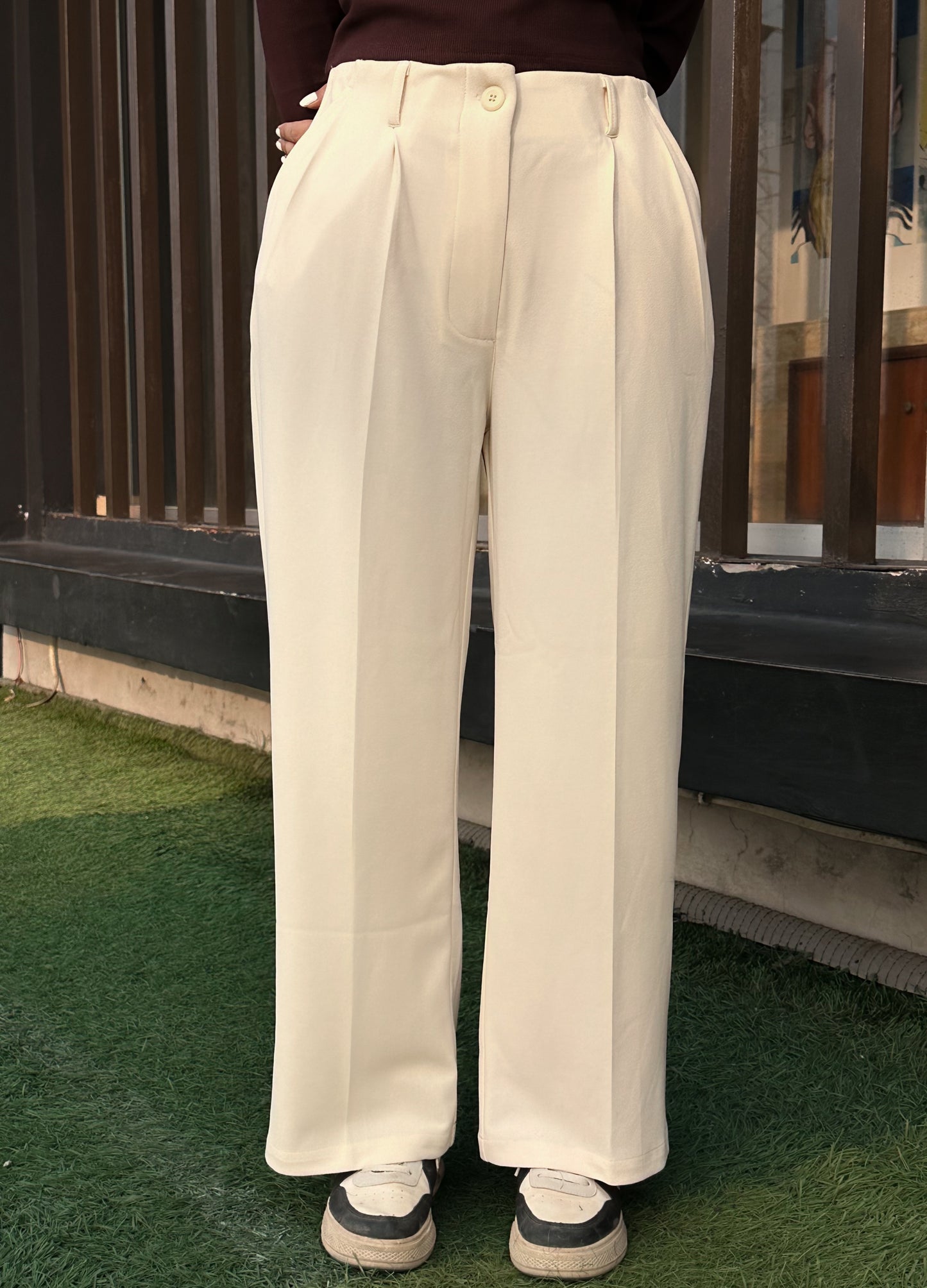 Loose Fitted Off-White Wide Leg Pant