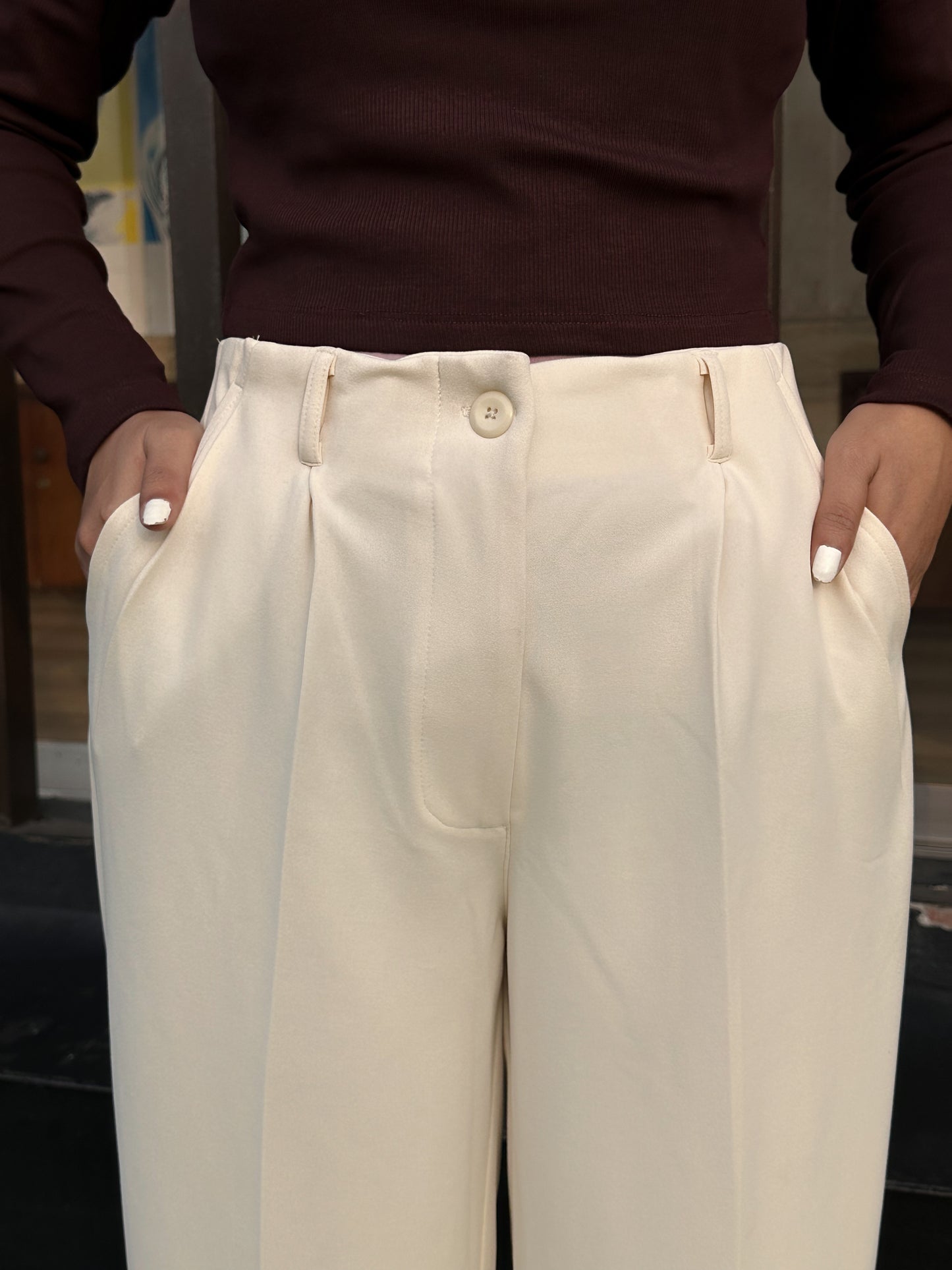 Loose Fitted Off-White Wide Leg Pant