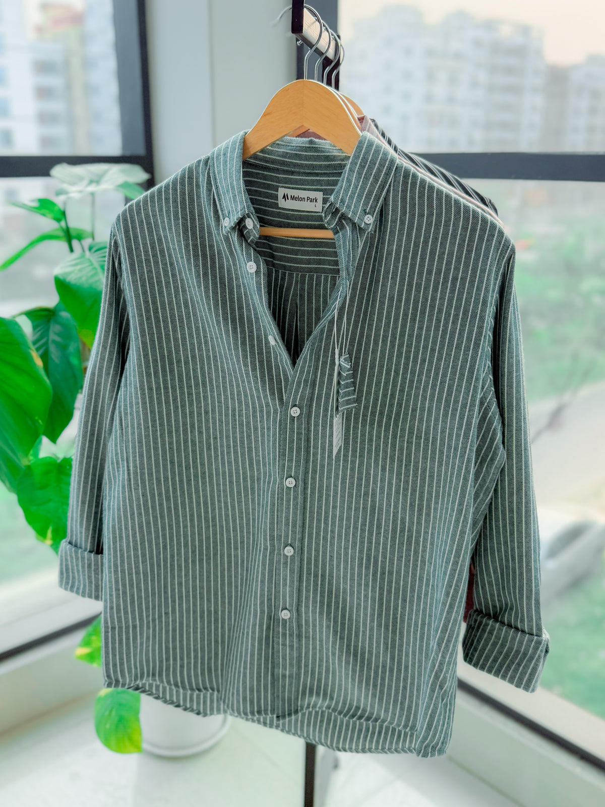 Gentle stripe shirt - Sage Frost