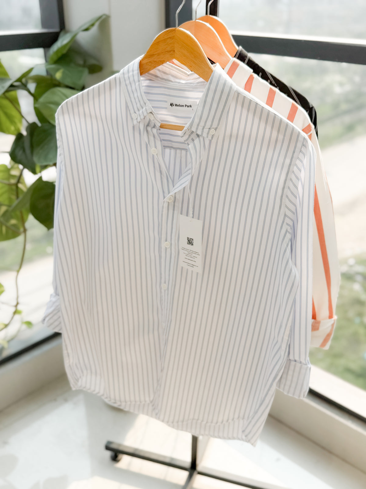 Gentle stripe shirt - White with Blue stripe