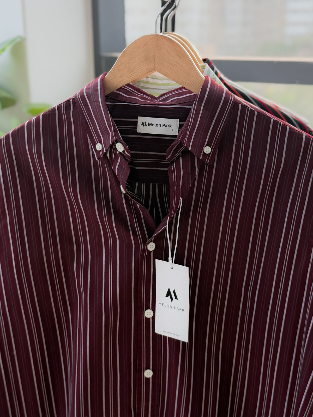Gentle stripe shirt - Midnight Wine