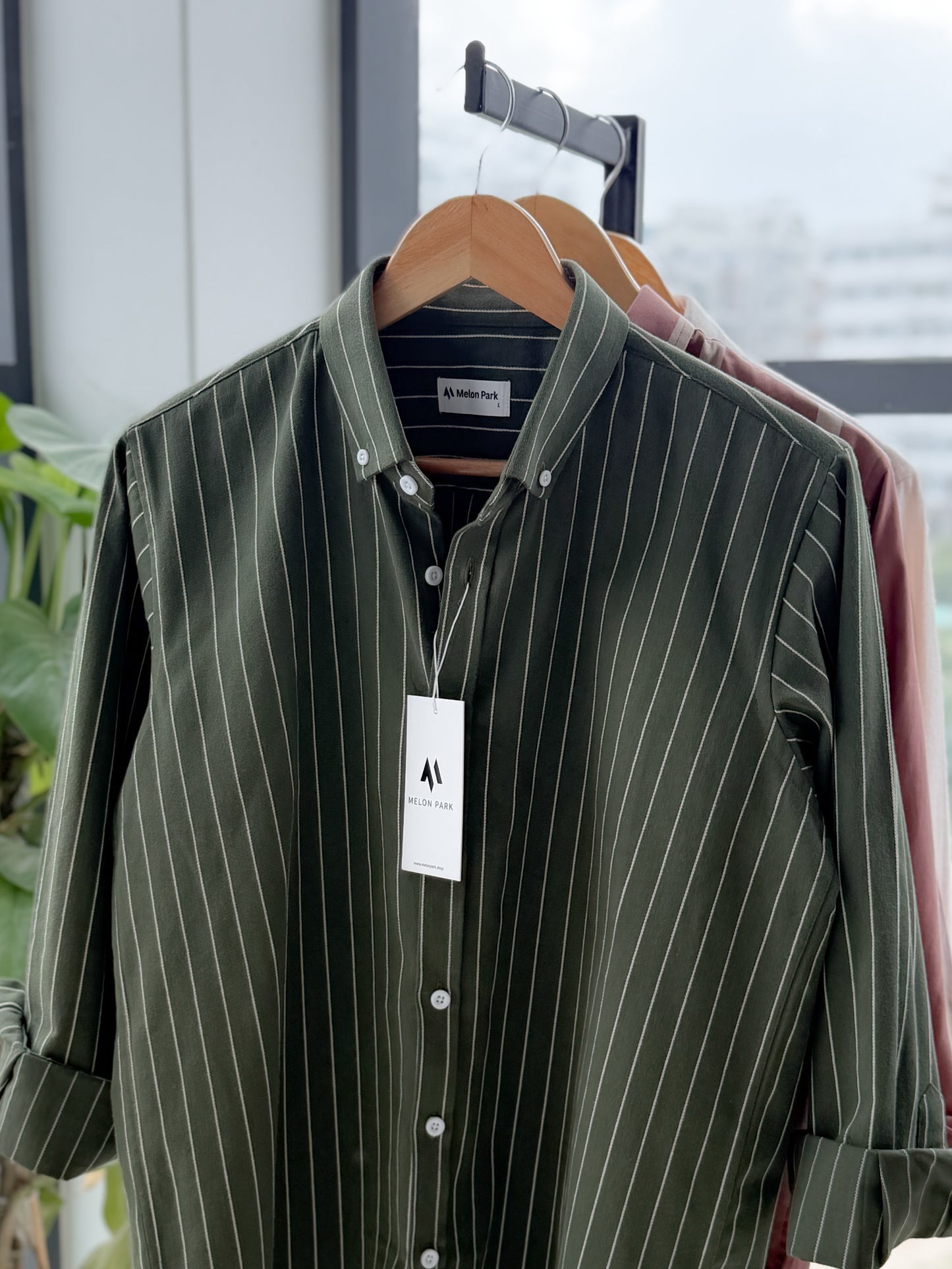 Gentle stripe shirt - Olive Pinstripe
