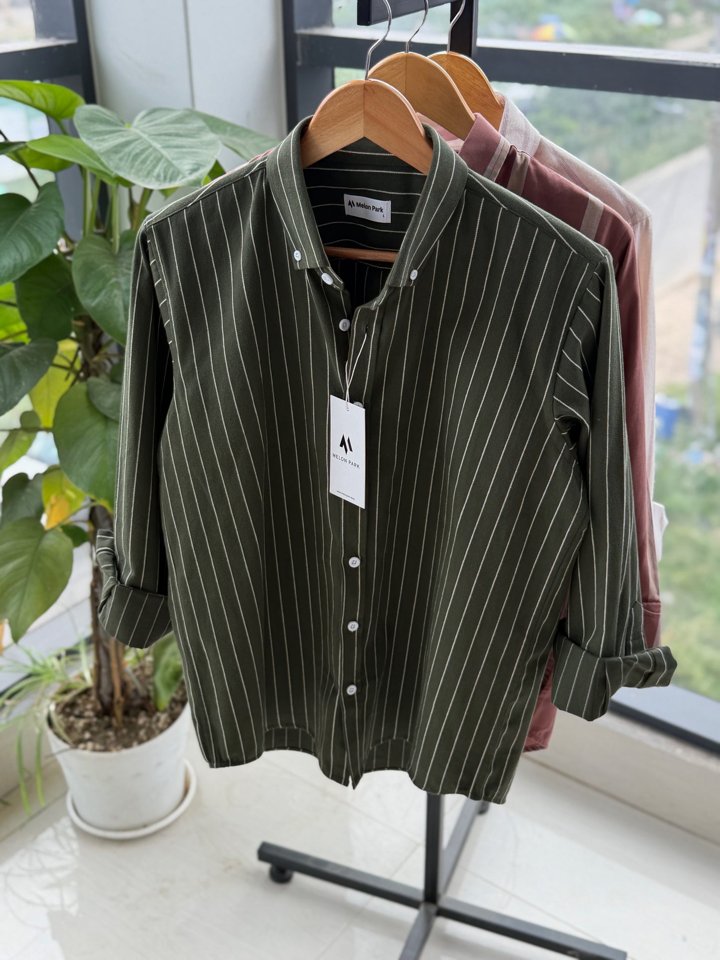 Gentle stripe shirt - Olive Pinstripe