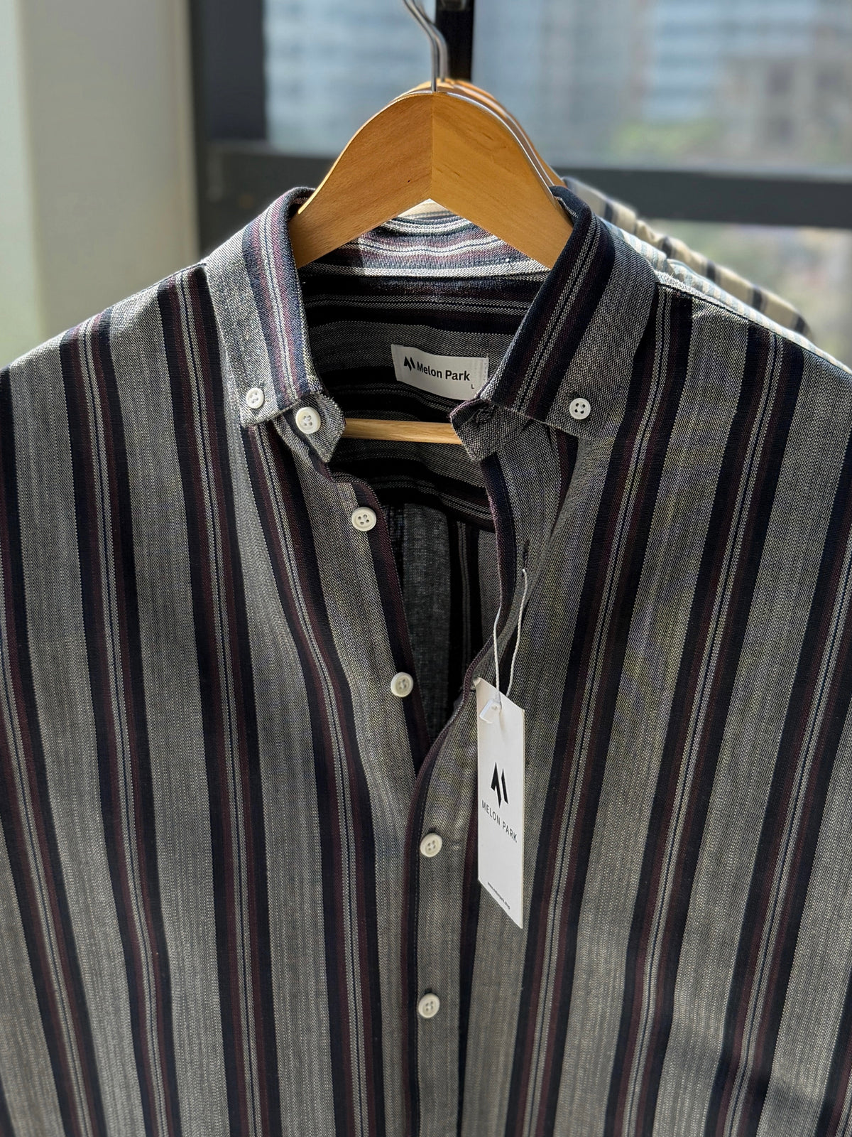 Gentle stripe shirt - Ashen Wine