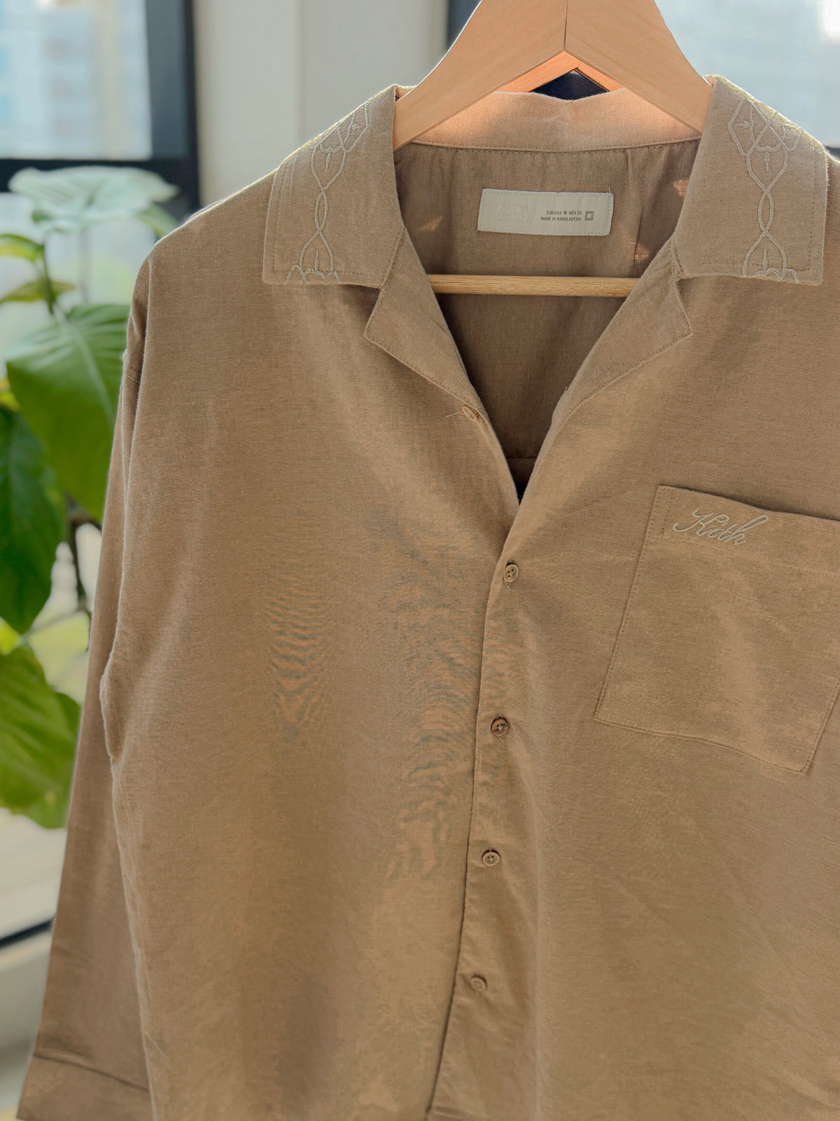 Embroidery Boxy Drop-shoulder shirt - Beige