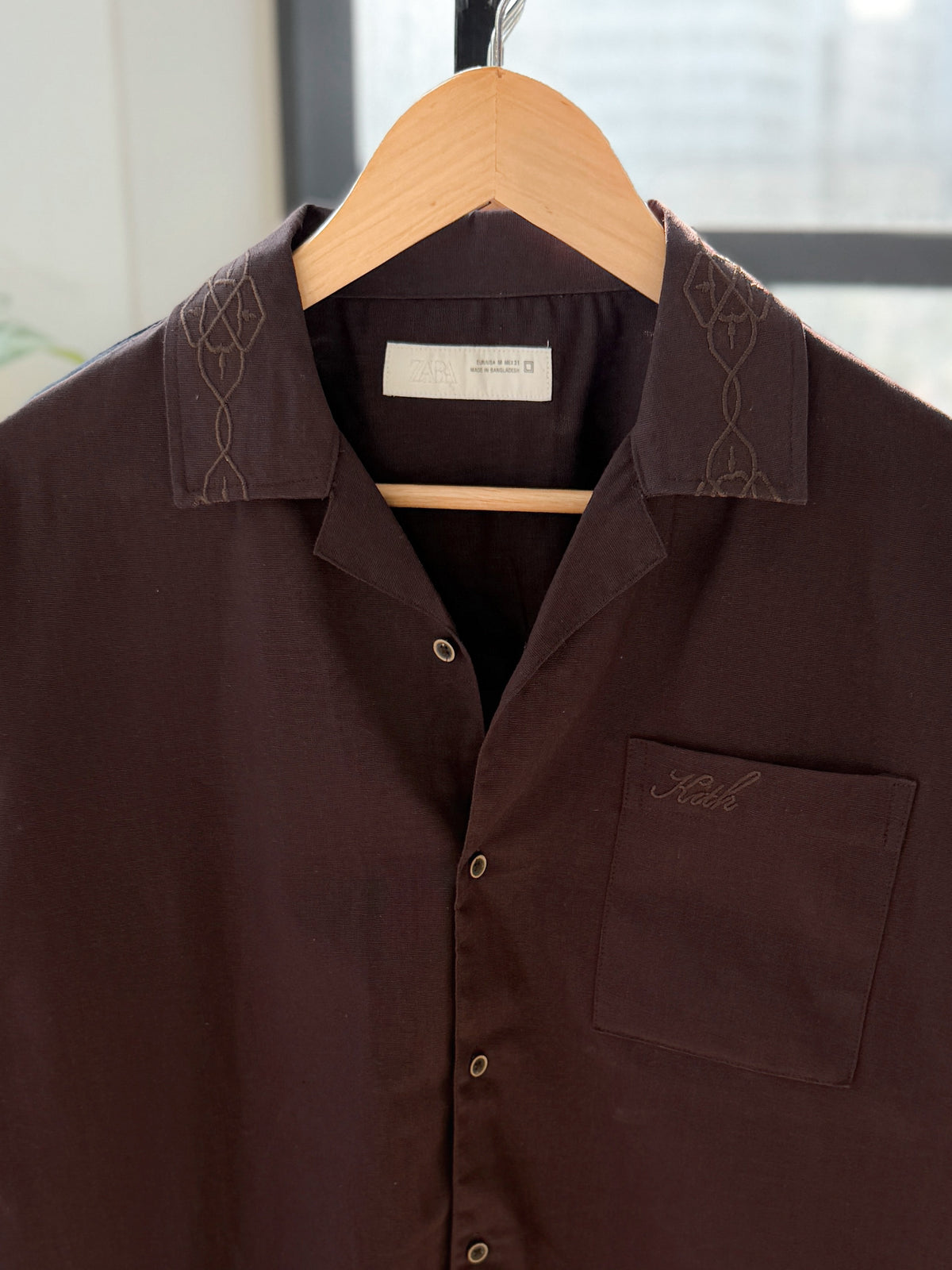 Embroidery Boxy Drop-shoulder shirt - Chocolate