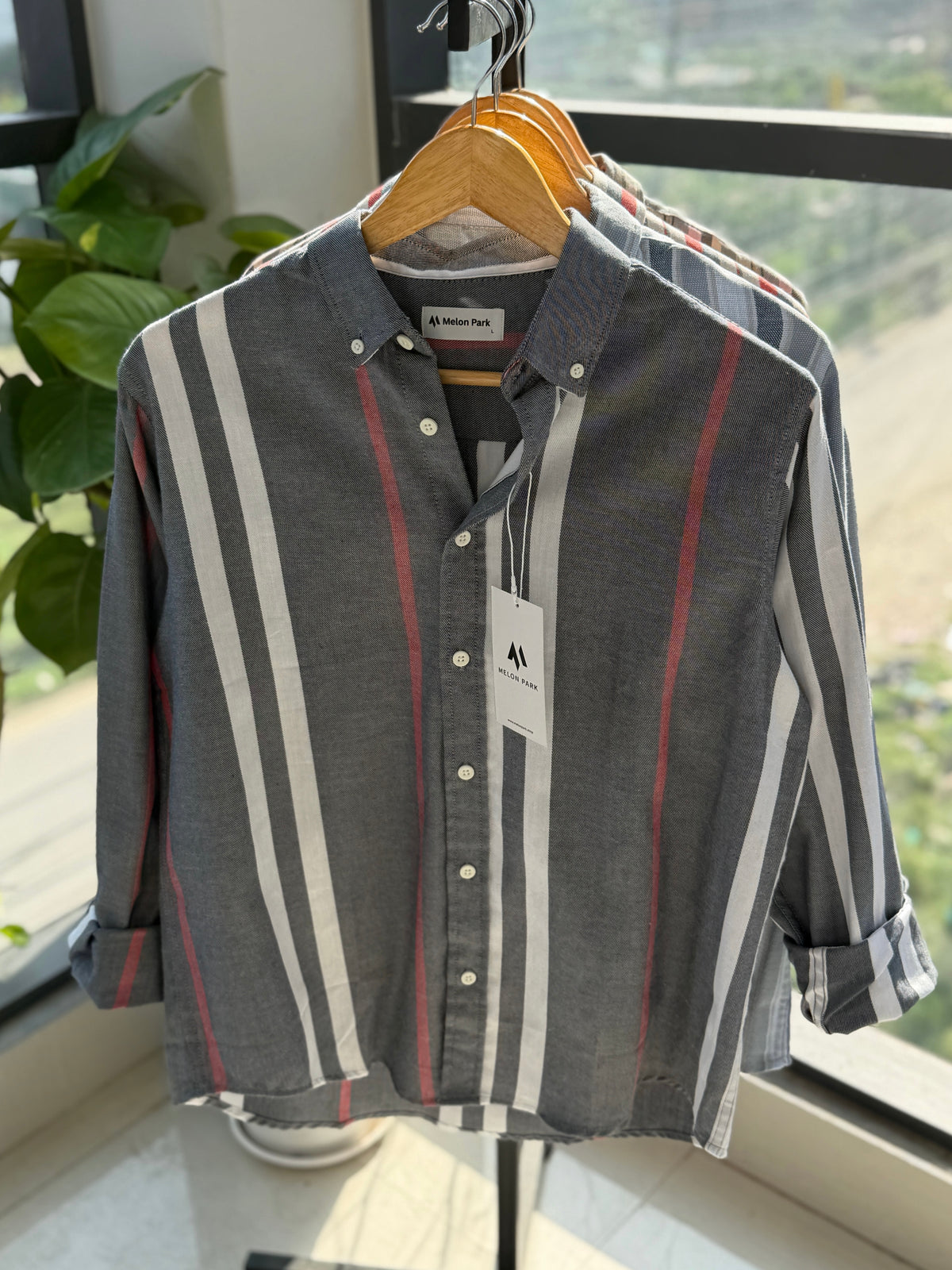 Gentle stripe shirt - Charcoal Crest