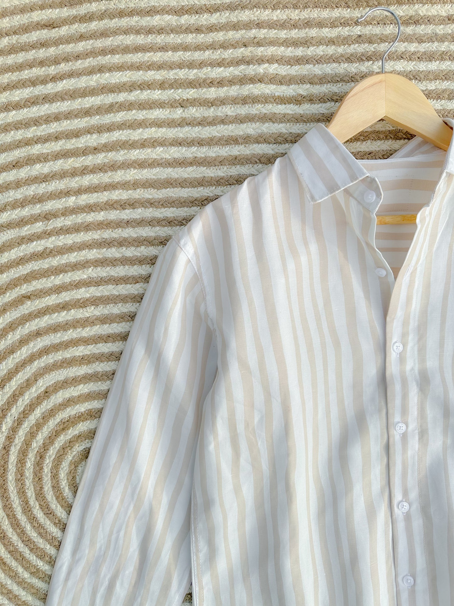 Gentle stripe shirt - Off white with Beige | FS107