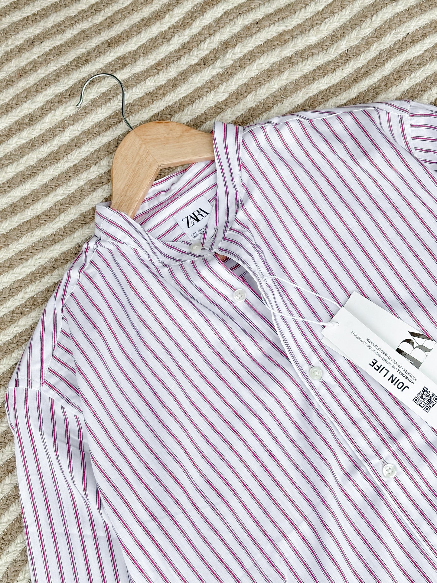 Band Collar Shirt - White with Red stripe