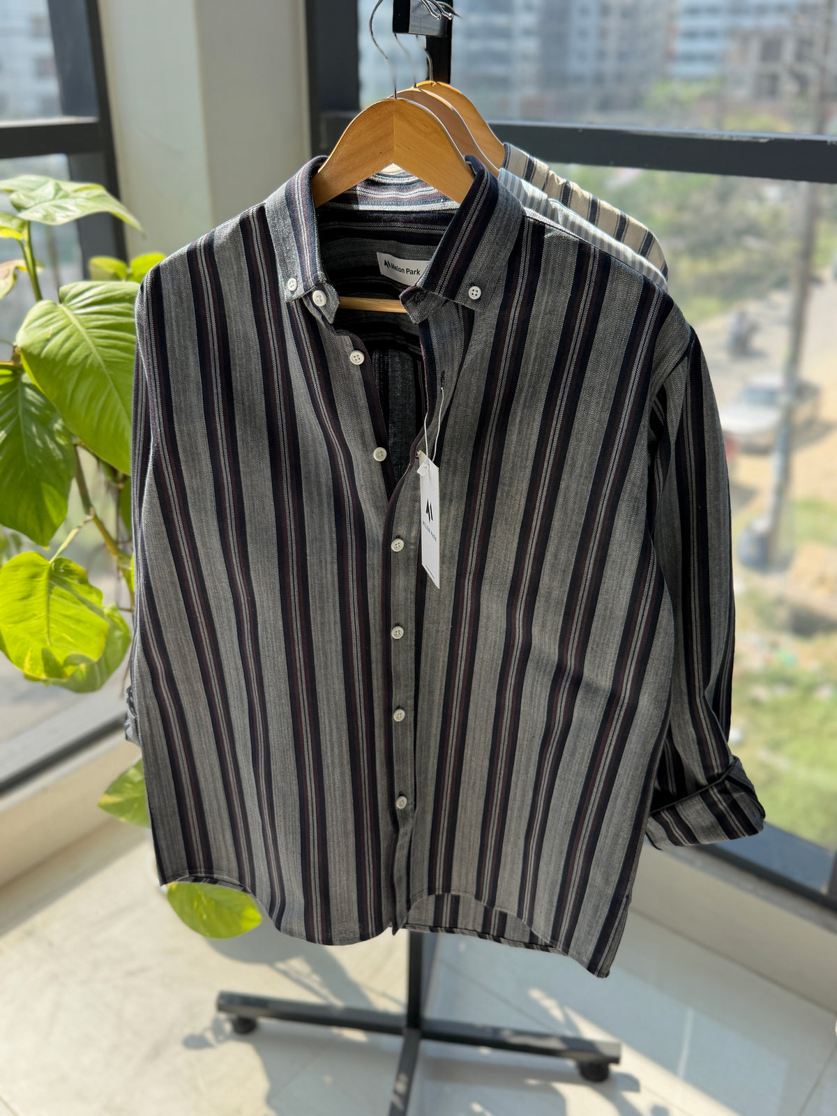 Gentle stripe shirt - Ashen Wine