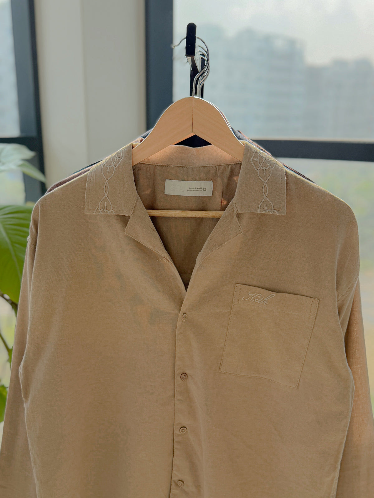 Embroidery Boxy Drop-shoulder shirt - Beige