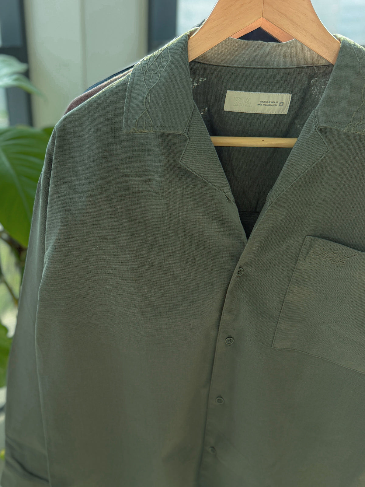 Embroidery Boxy Drop-shoulder shirt - Olive