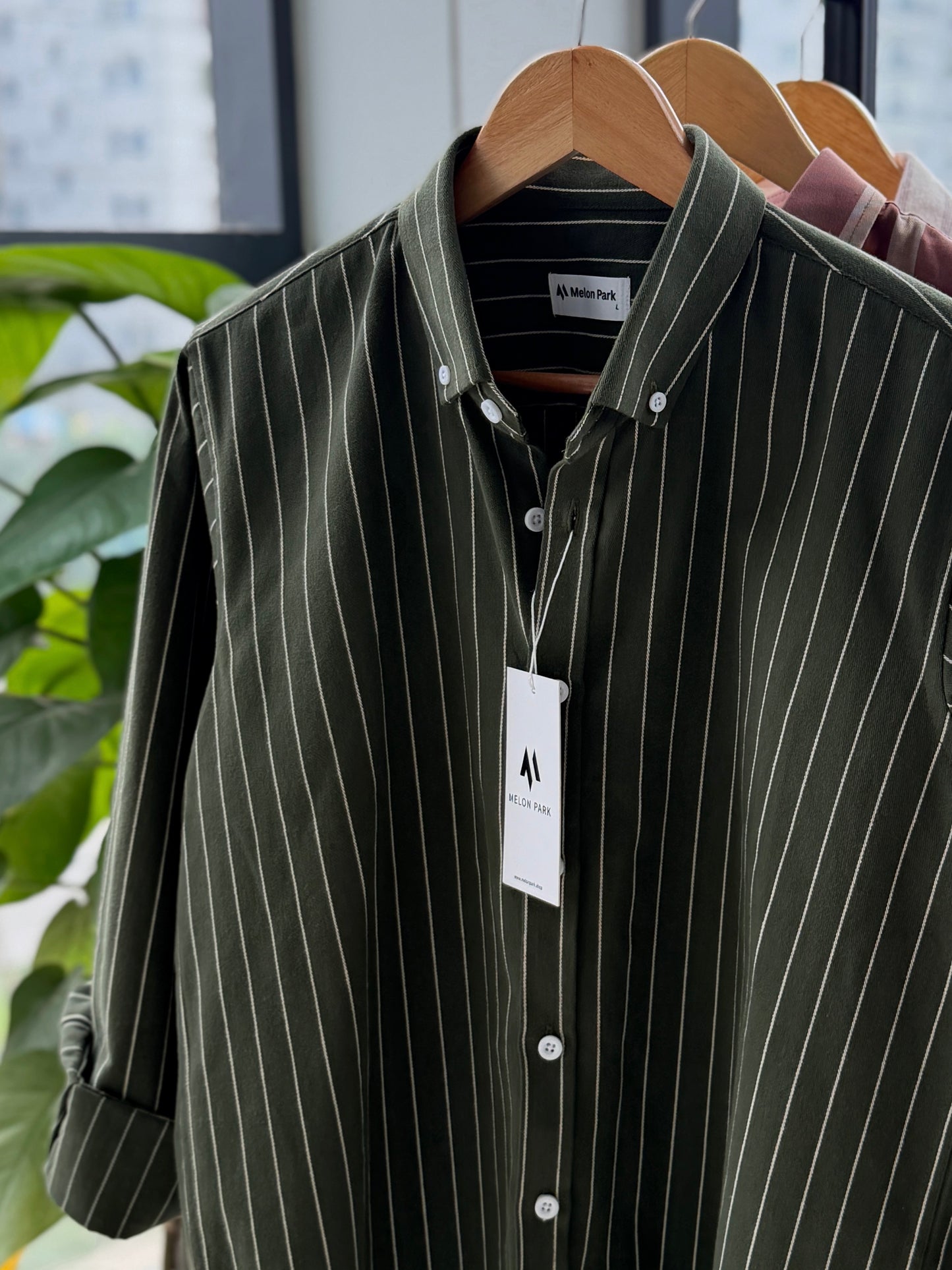 Gentle stripe shirt - Olive Pinstripe