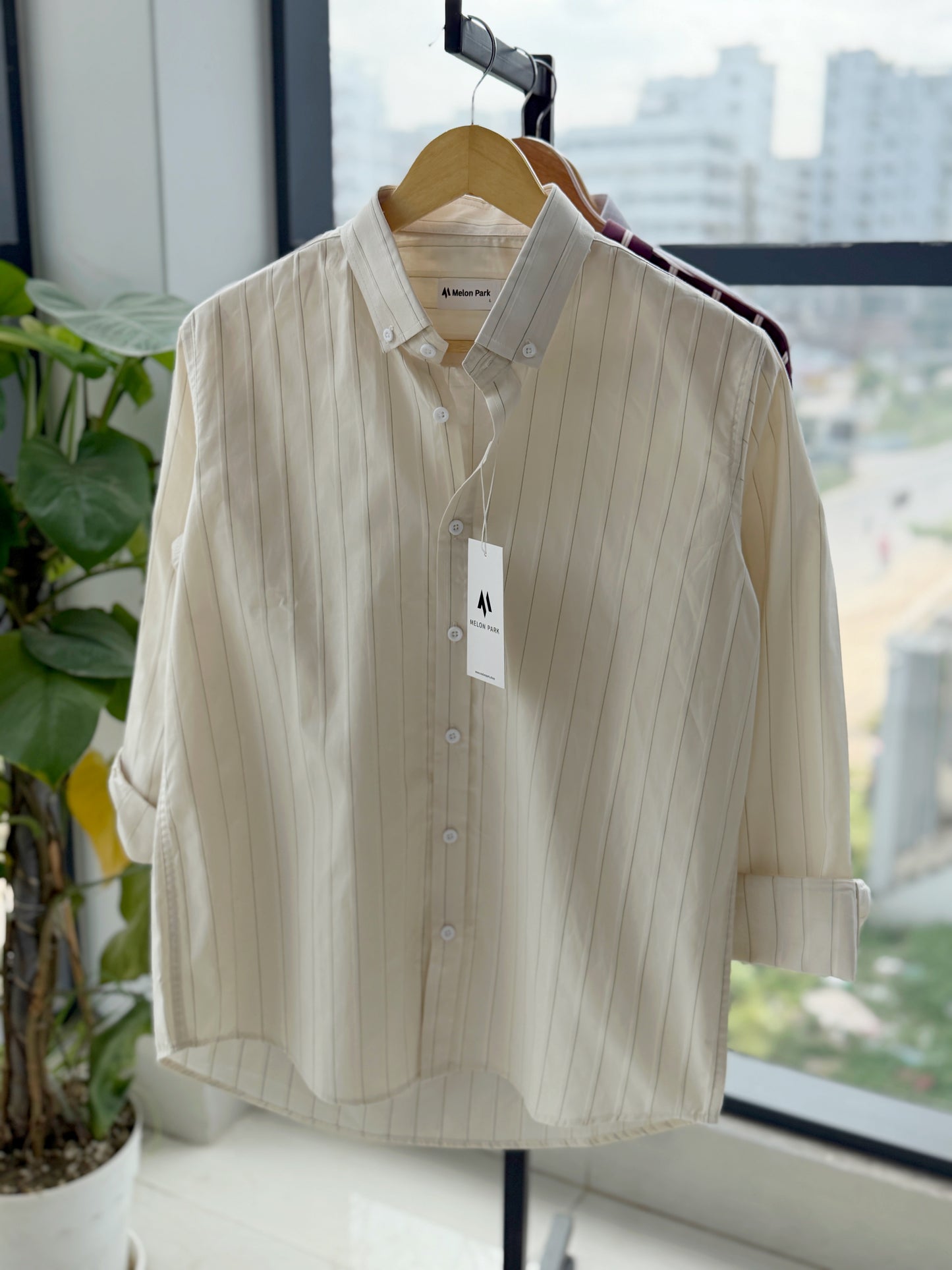 Gentle stripe shirt - Cream with Green pinstripe