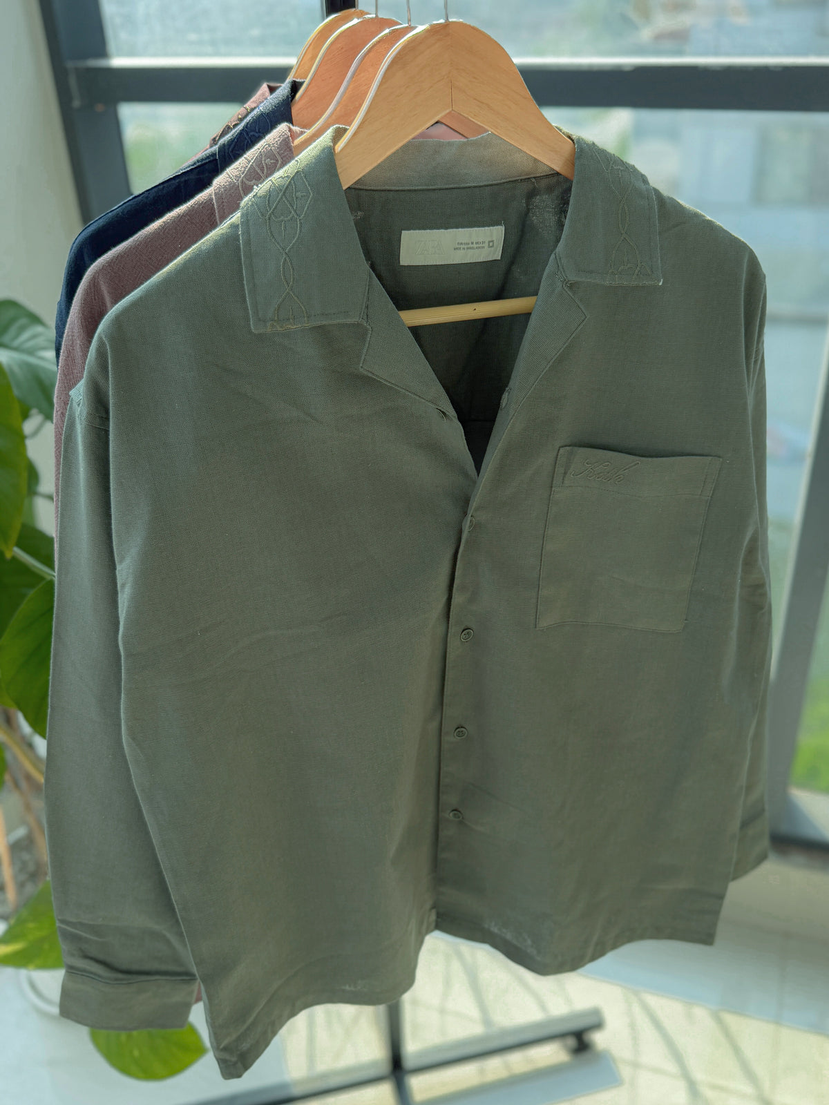 Embroidery Boxy Drop-shoulder shirt - Olive