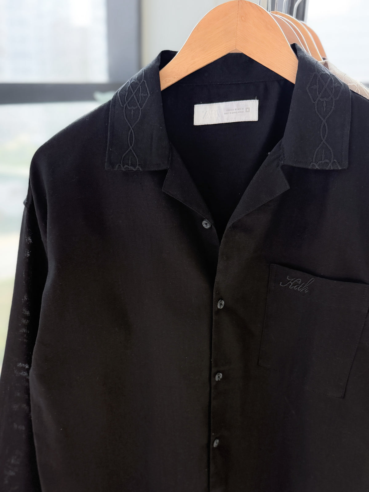Embroidery Boxy Drop-shoulder shirt - Black
