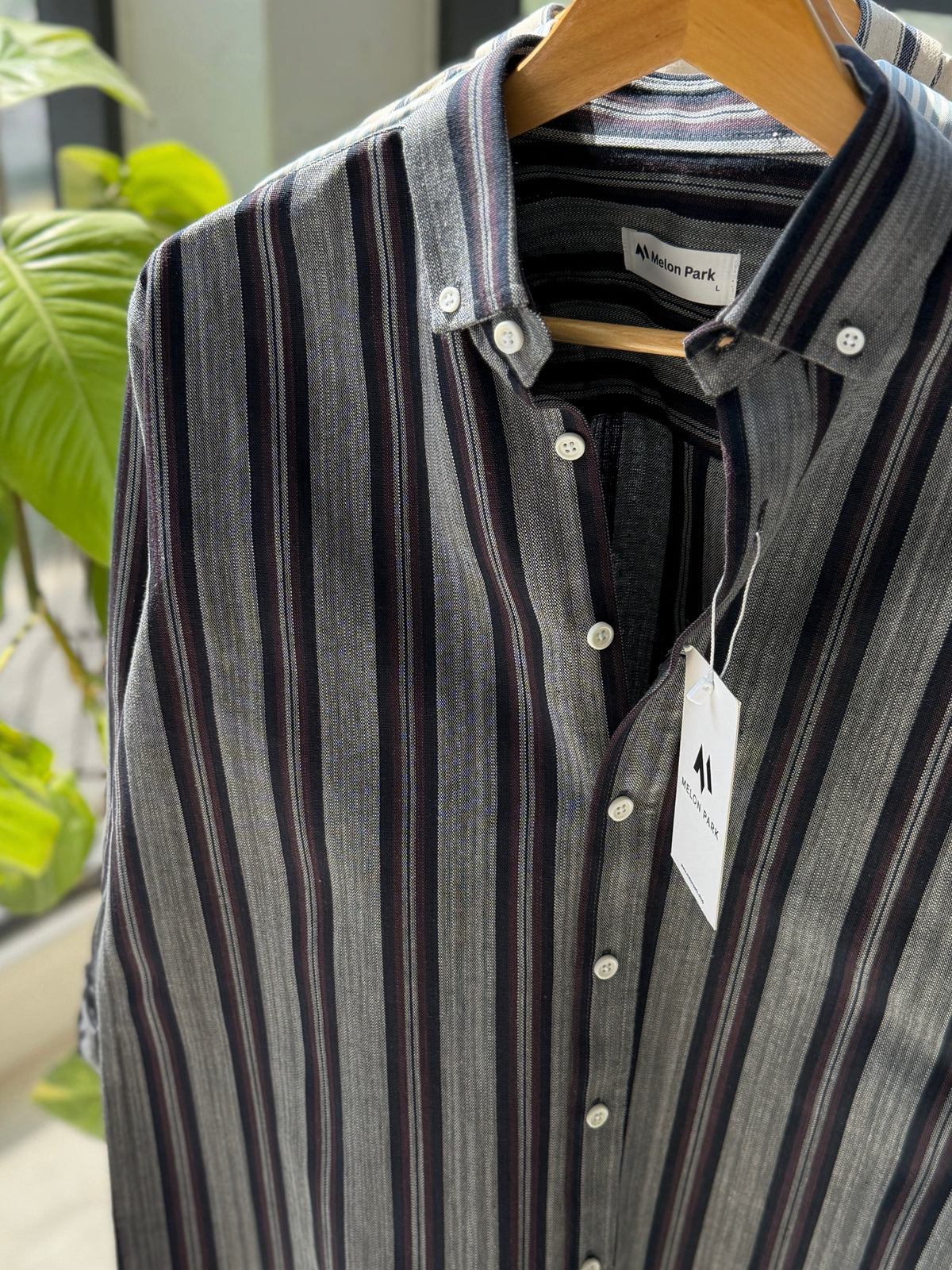 Gentle stripe shirt - Ashen Wine