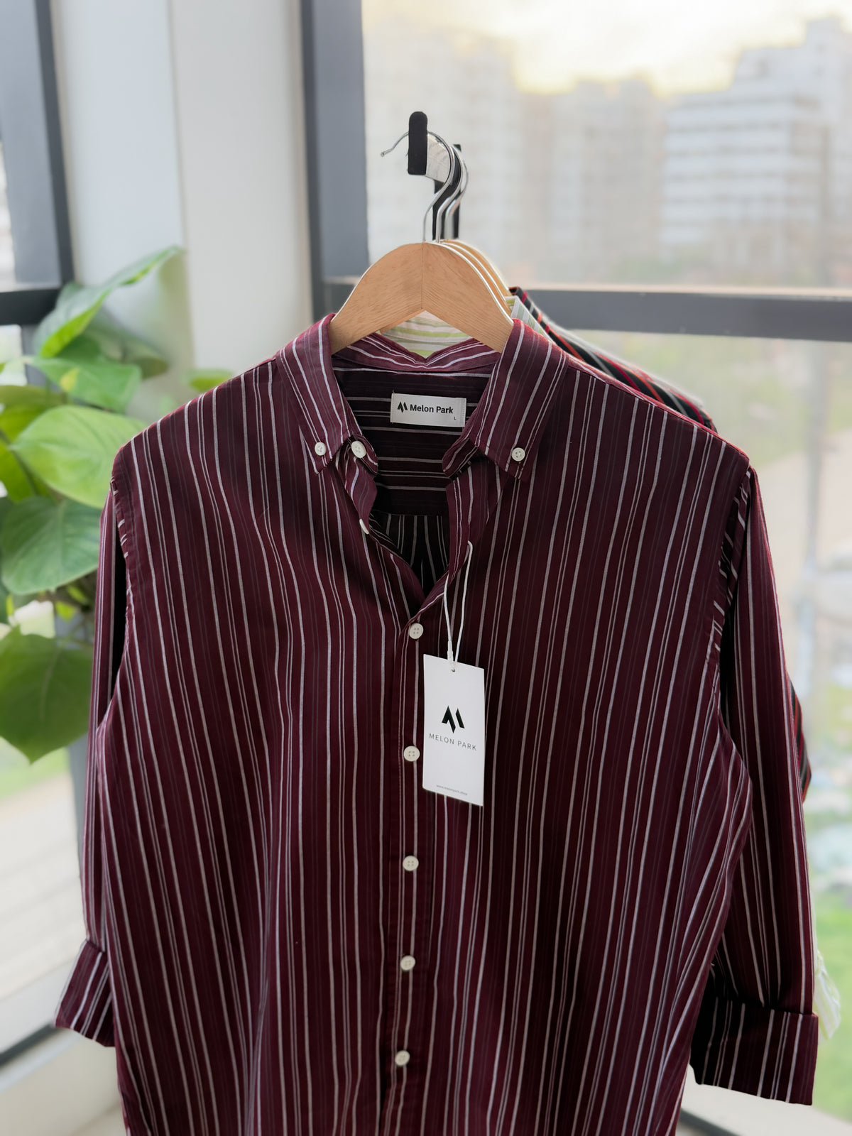 Gentle stripe shirt - Midnight Wine