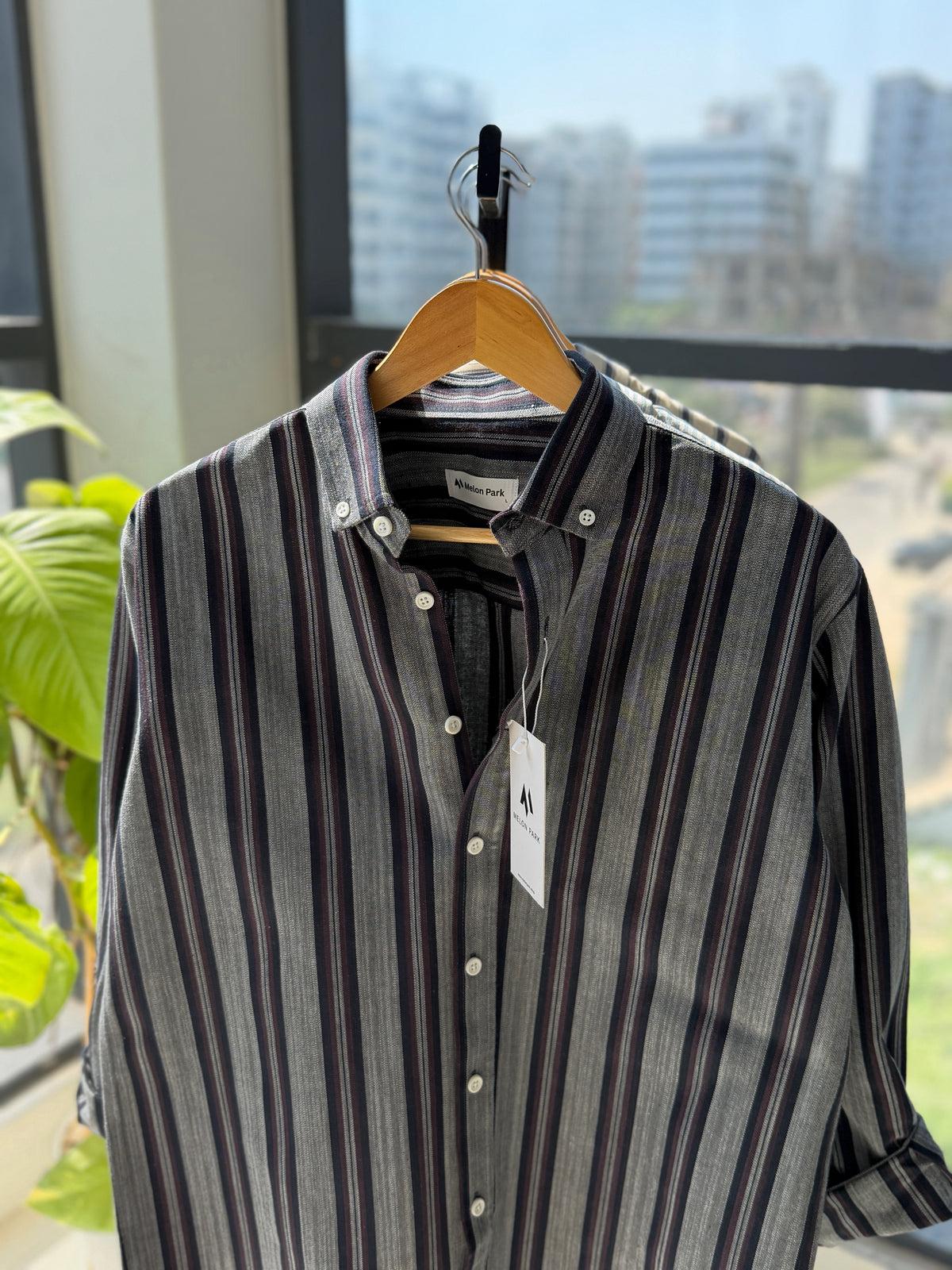 Gentle stripe shirt - Ashen Wine