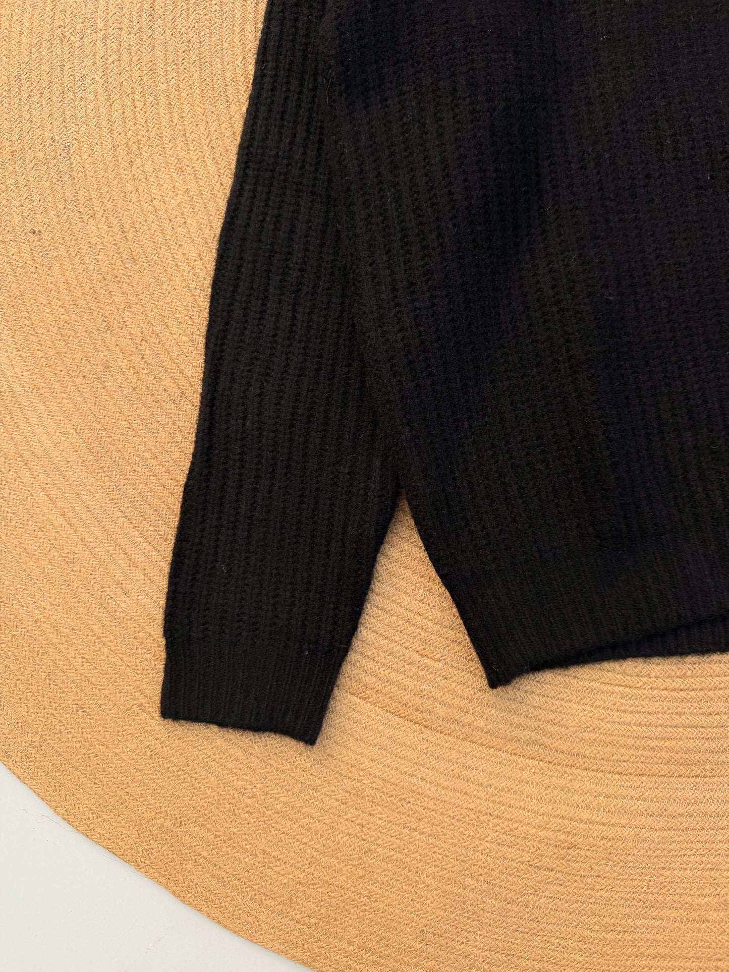 Classic Knitted Sweater - Black