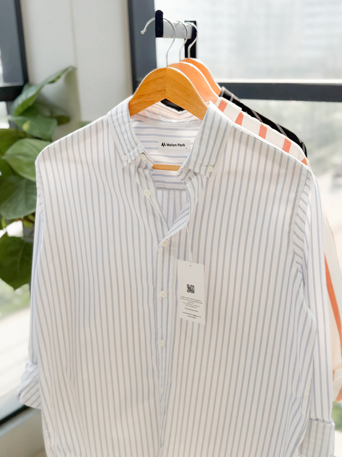 Gentle stripe shirt - White with Blue stripe