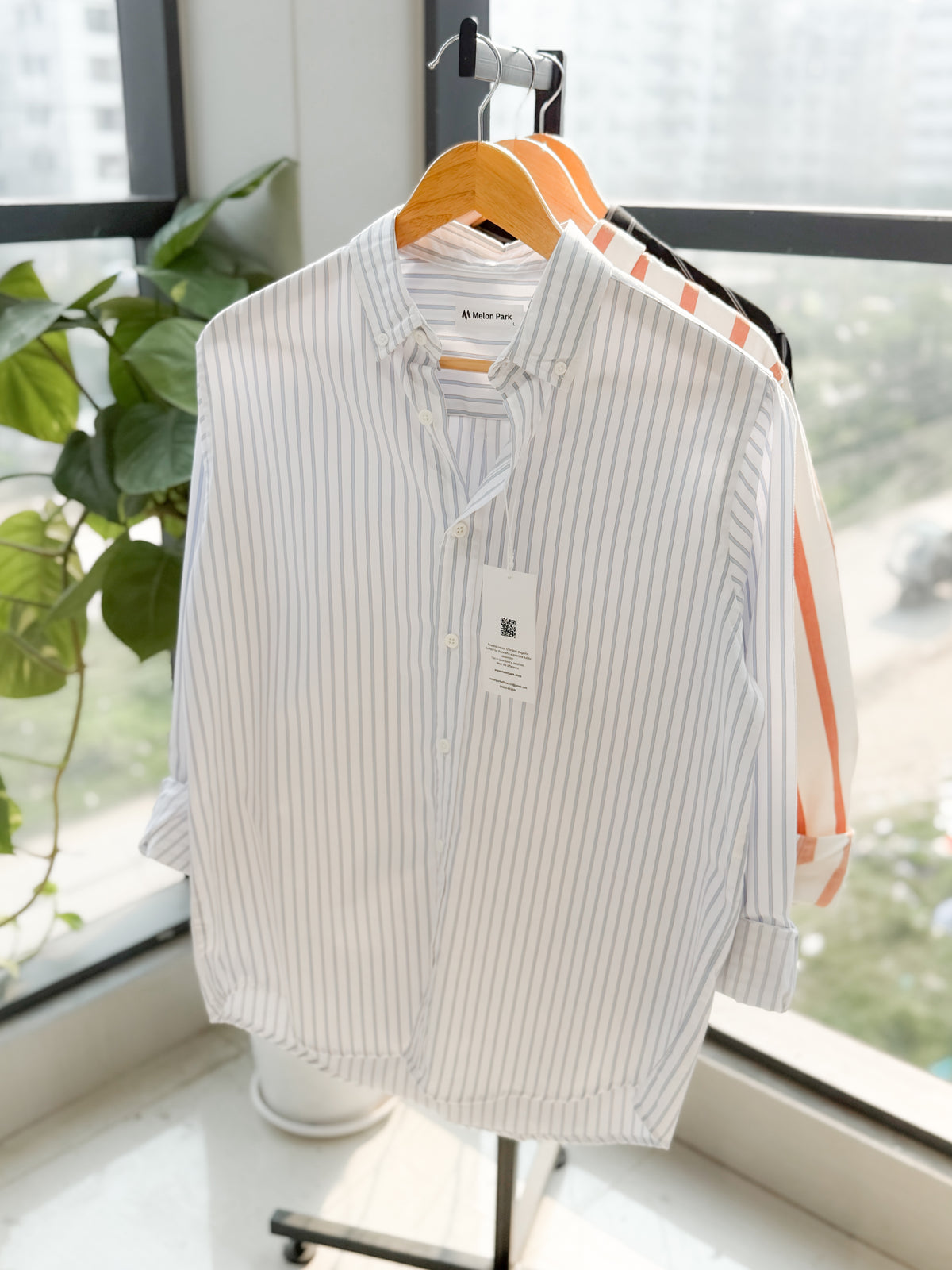 Gentle stripe shirt - White with Blue stripe