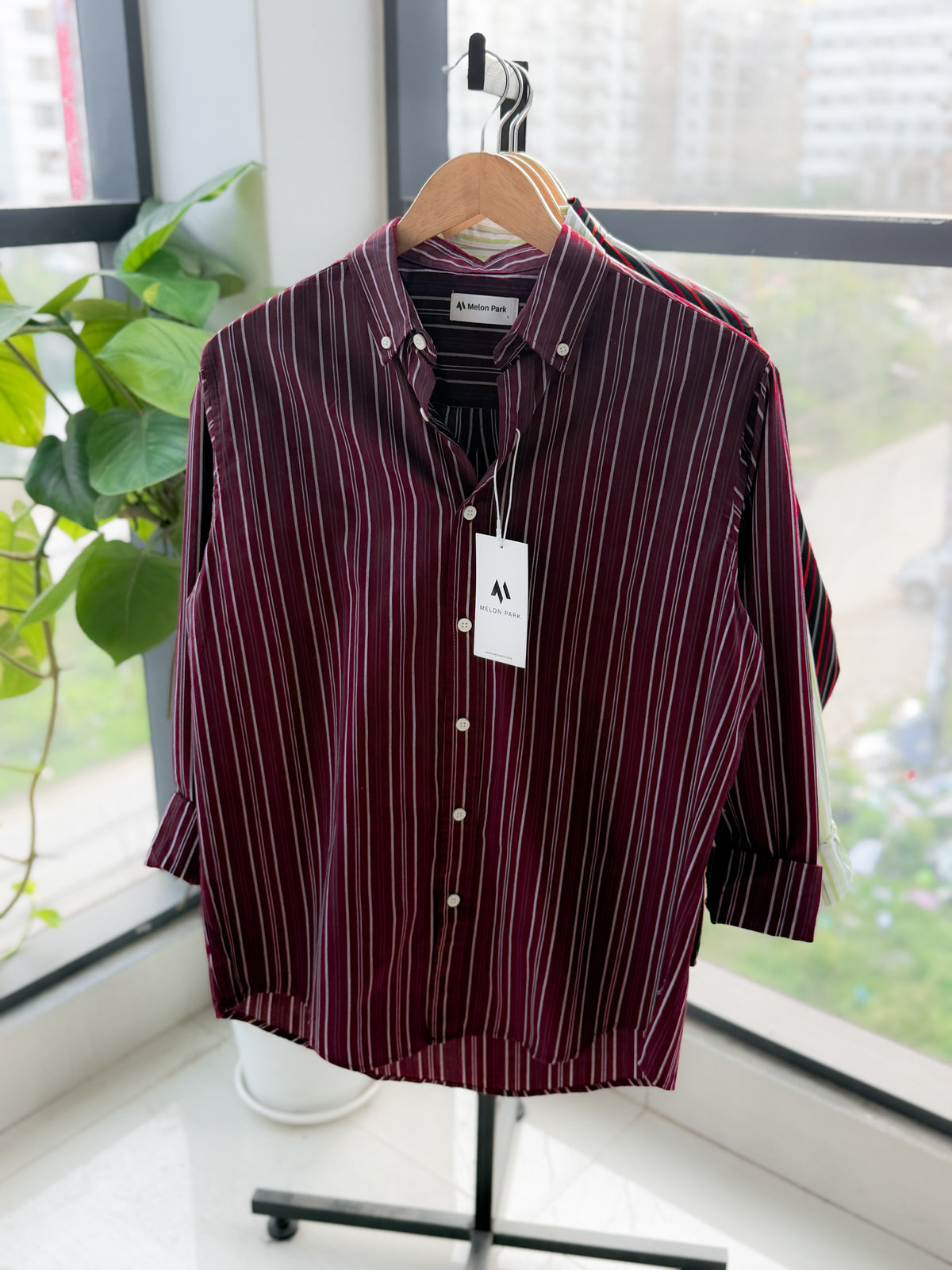 Gentle stripe shirt - Midnight Wine
