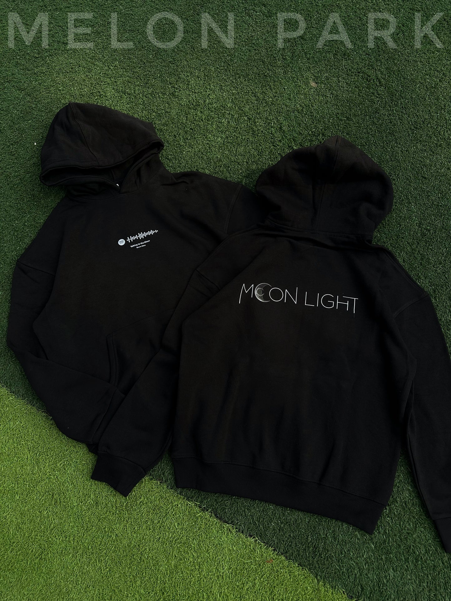 Men Black Moonlight Printed Dropshoulder Hoodie